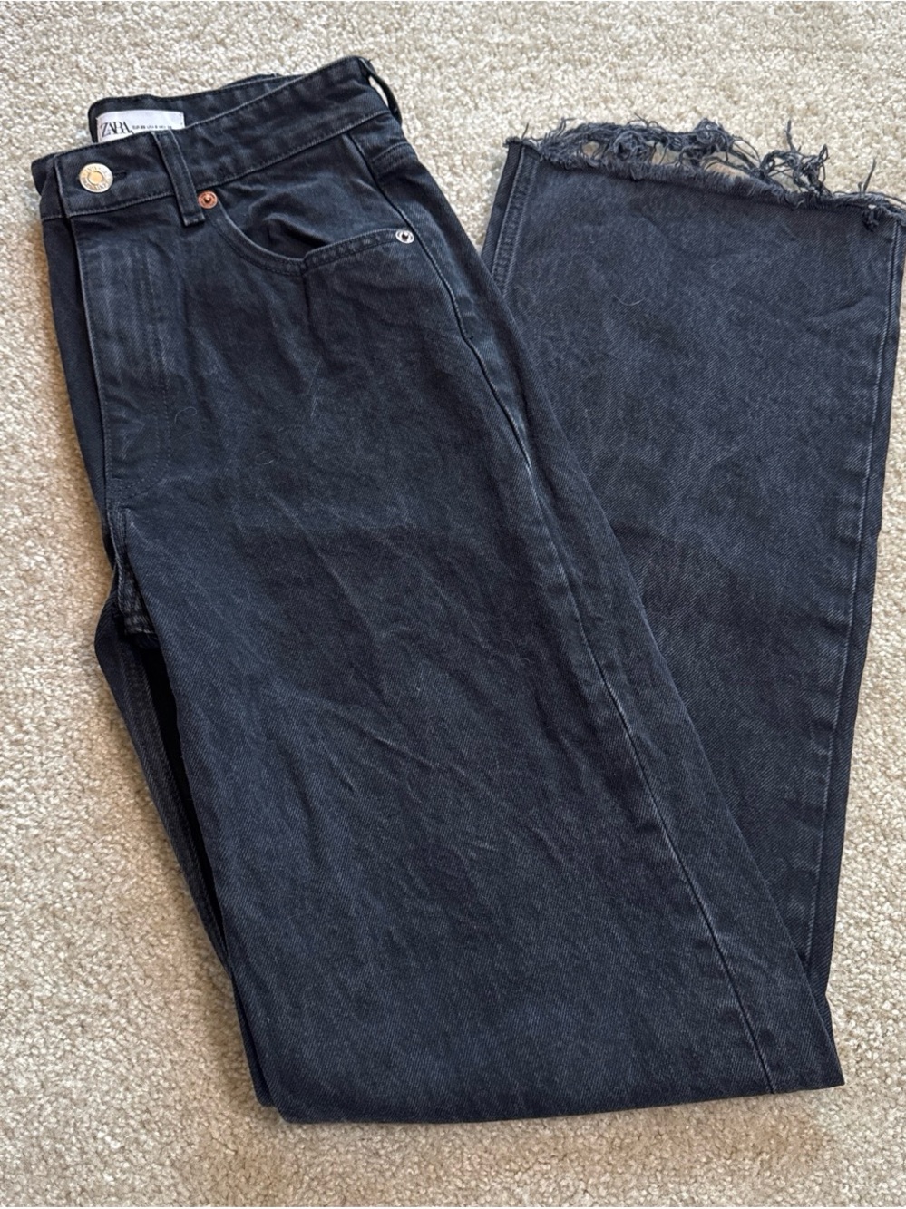 Zara Black Straight-Leg Jeans with Frayed Hem